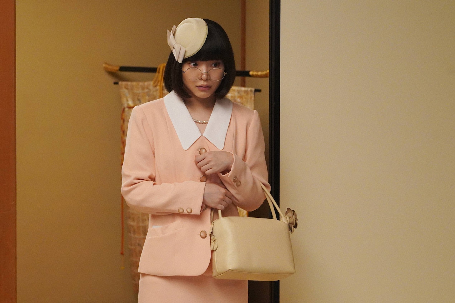 岸井ゆきの演じる橋元エミリ。