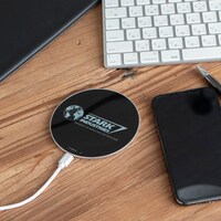 「Qi（チー）」対応ワイヤレス充電器 ブラック（税込4320円）