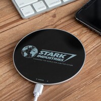 「Qi（チー）」対応ワイヤレス充電器 ブラック（税込4320円）