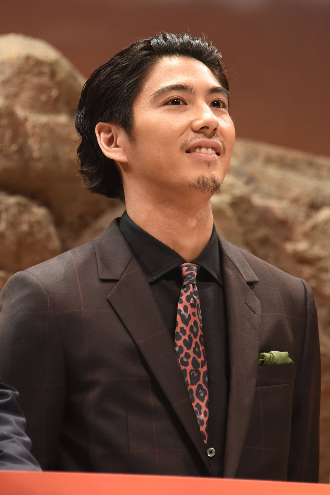 賀来賢人