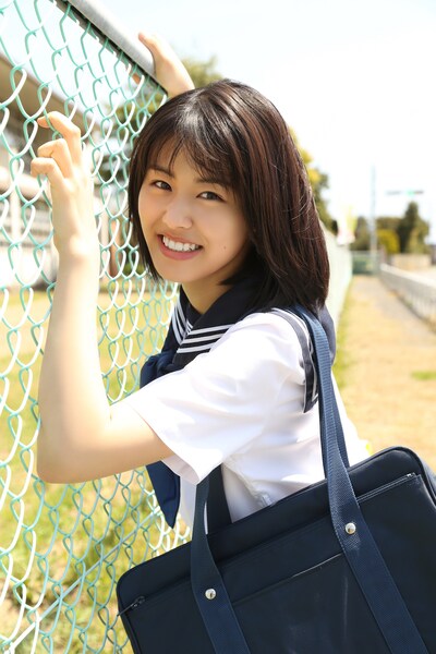 竹内愛紗ファースト写真集「愛紗」より。