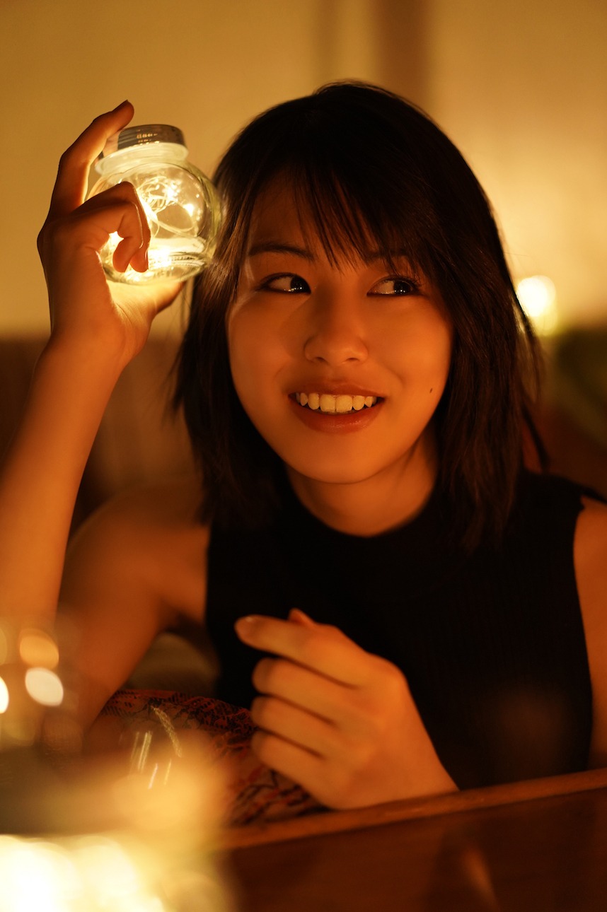 竹内愛紗ファースト写真集「愛紗」より。