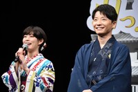 左から高畑充希、星野源。