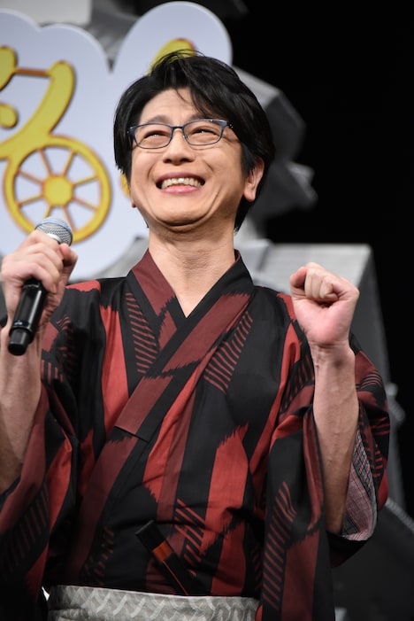 ハイテンションな及川光博。