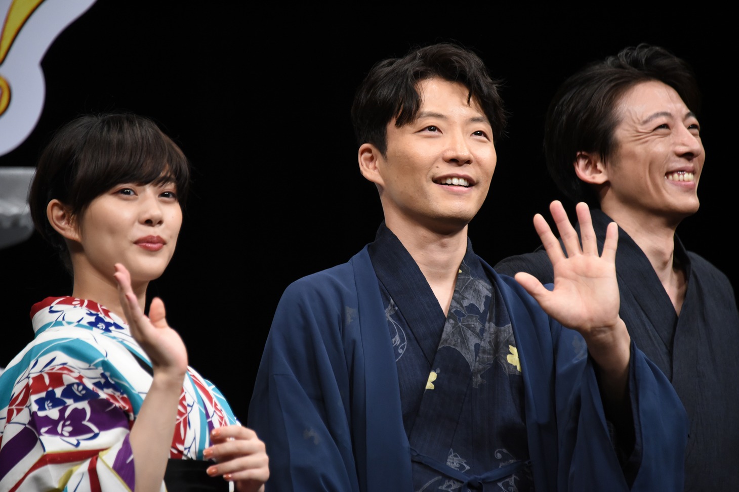 左から高畑充希、星野源、高橋一生。