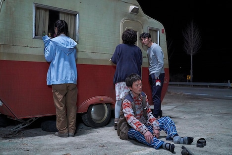 「感染家族」新場面写真