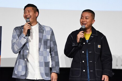 左から長田庄平、松尾駿。