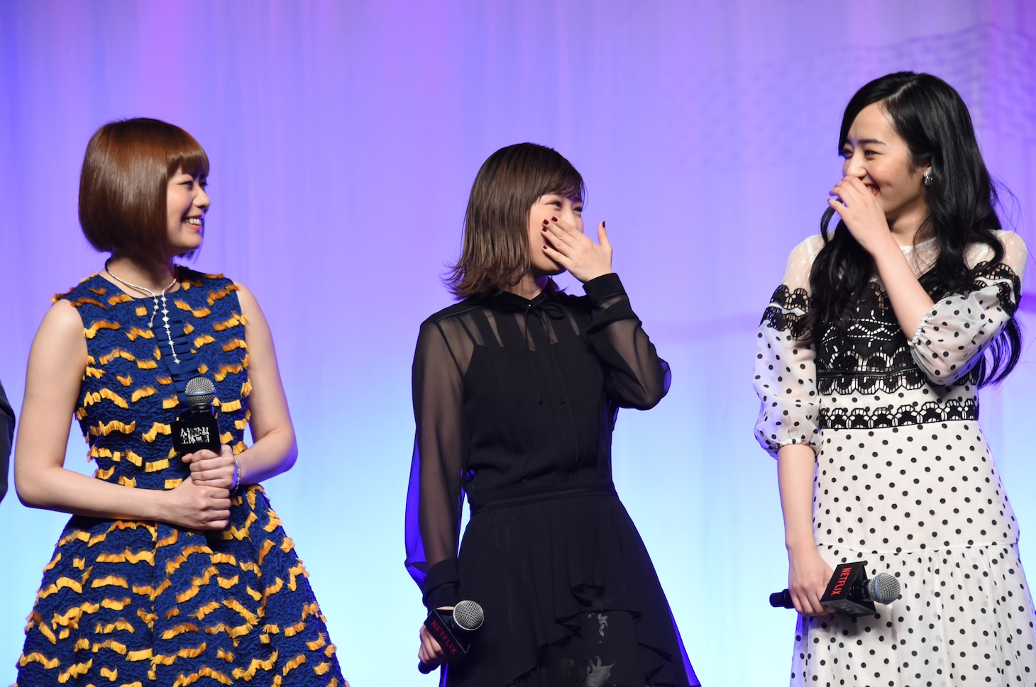 左から冨手麻妙、伊藤沙莉、森田望智。