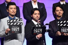 左から玉山鉄二、山田孝之、満島真之介。