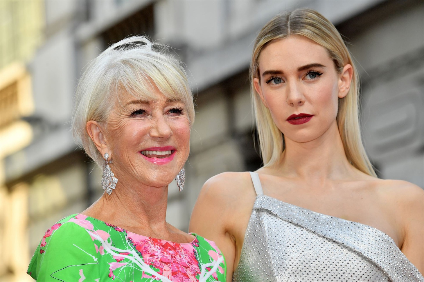 左からヘレン・ミレン、ヴァネッサ・カービー。