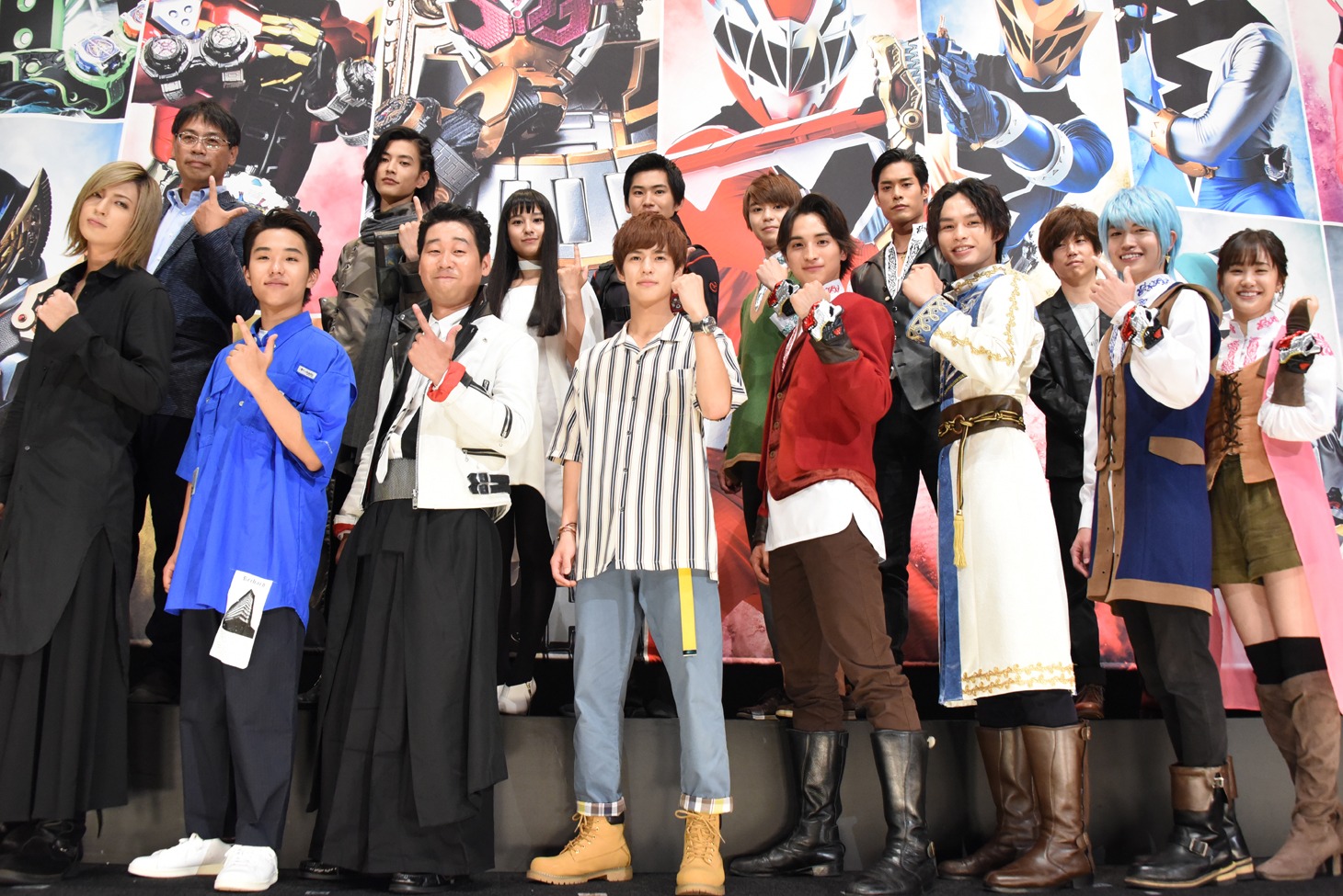 「劇場版 仮面ライダージオウ Over Quartzer」「騎士竜戦隊リュウソウジャー THE MOVIE タイムスリップ！恐竜パニック!!」初日舞台挨拶の様子。