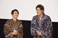 左から梶裕貴、宮野真守。