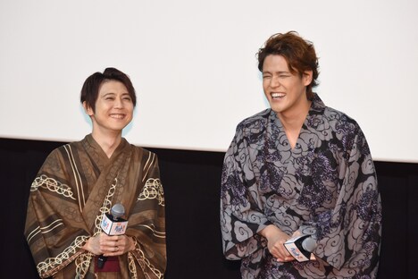 左から梶裕貴、宮野真守。