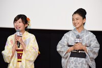 左から伊藤沙莉、永作博美。