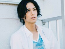 「いなくなれ、群青」より、黒羽麻璃央演じるナド。