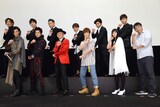 「劇場版 仮面ライダージオウ Over Quartzer」公開記念舞台挨拶の様子。上段左からTOMO、KENZO、KIMI、Daichi、U-YEAH、YORI。下段左から渡邊圭祐、押田岳、ISSA、奥野壮、大幡しえり、田崎竜太。