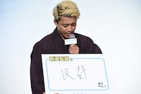 「抜群」と回答する小栗旬。