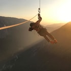 撮影も命がけ、命綱なしのクライミングをカメラに収める「フリーソロ」本編映像