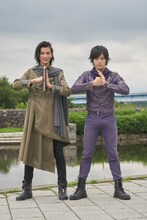 左からウォズ役の渡邊圭祐、チェイス役の上遠野太洸。