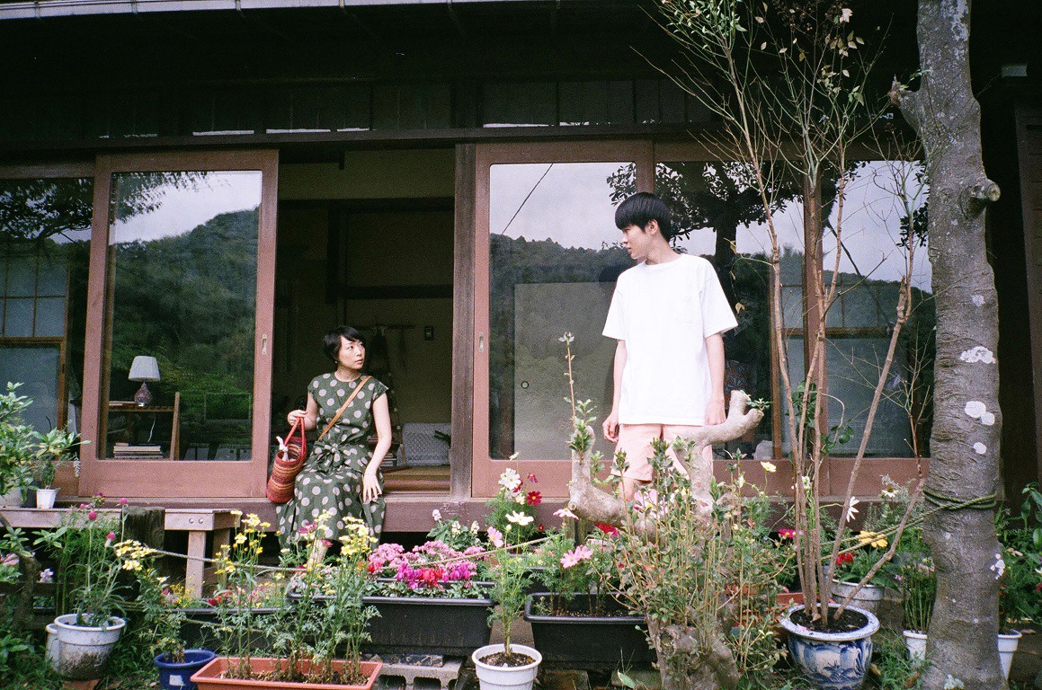 「向こうの家」