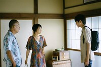 「向こうの家」