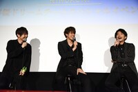 左から梶裕貴、宮野真守、津田健次郎。