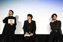 左から梶裕貴、宮野真守、津田健次郎。