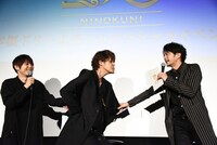 左から梶裕貴、宮野真守、津田健次郎。