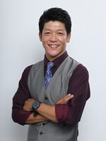 駿河太郎演じる重岡真一。