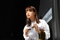 「まだ結婚できない男」より、深川麻衣演じる戸波早紀。