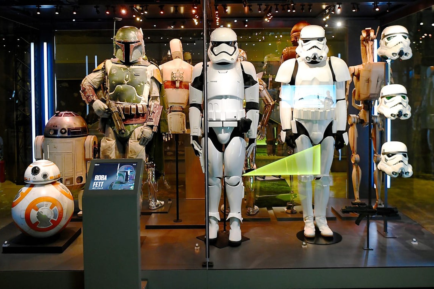 「STAR WARS Identities: The Exhibition」の様子。