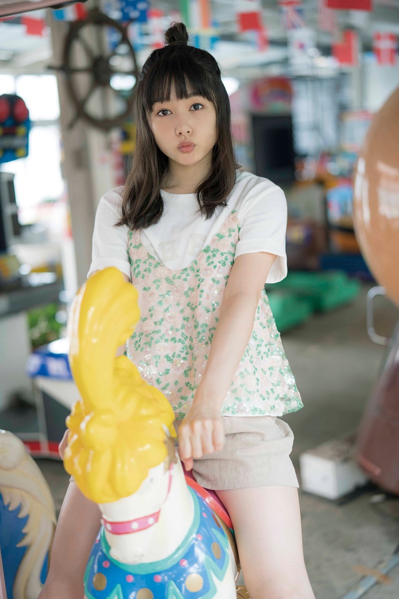 「桜井日奈子カレンダー2020」より。
