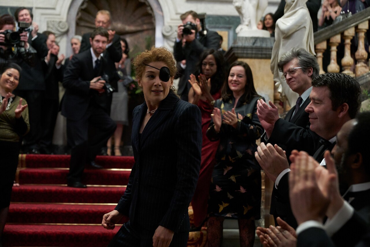 ロザムンド・パイク「プライベート・ウォー」新場面写真到着、カダフィ取材シーンも