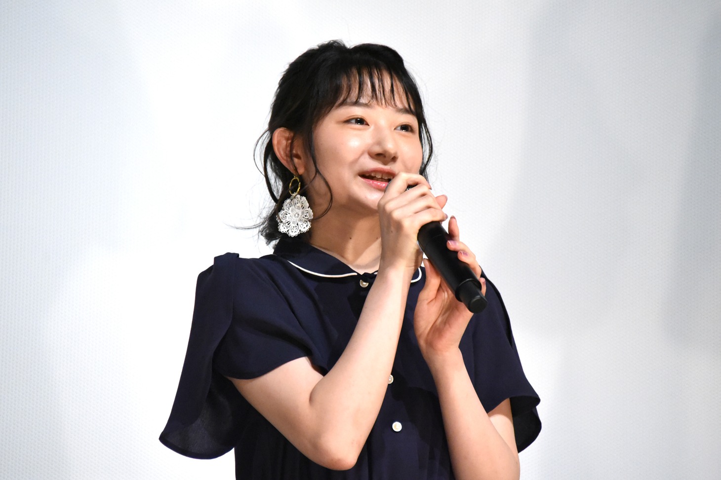 小室ゆら