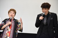 左から田中真弓、ユースケ・サンタマリア。