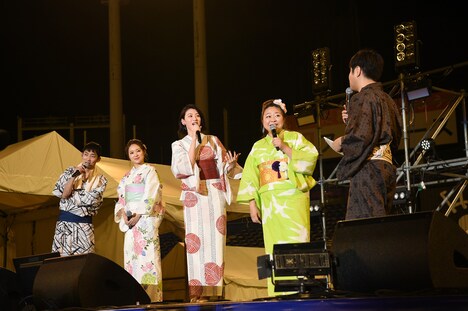 「ダンスウィズミー」神宮外苑花火大会ステージイベントの様子。