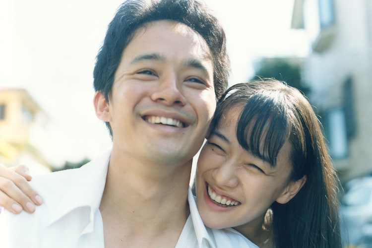 池松壮亮が非常階段で決闘 宮本浩次の主題歌収めた 宮本から君へ 本予告 映画ナタリー