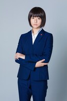 「連続ドラマW 蝶の力学 殺人分析班」より、木村文乃演じる如月塔子。