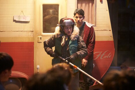 「感染家族」新場面写真