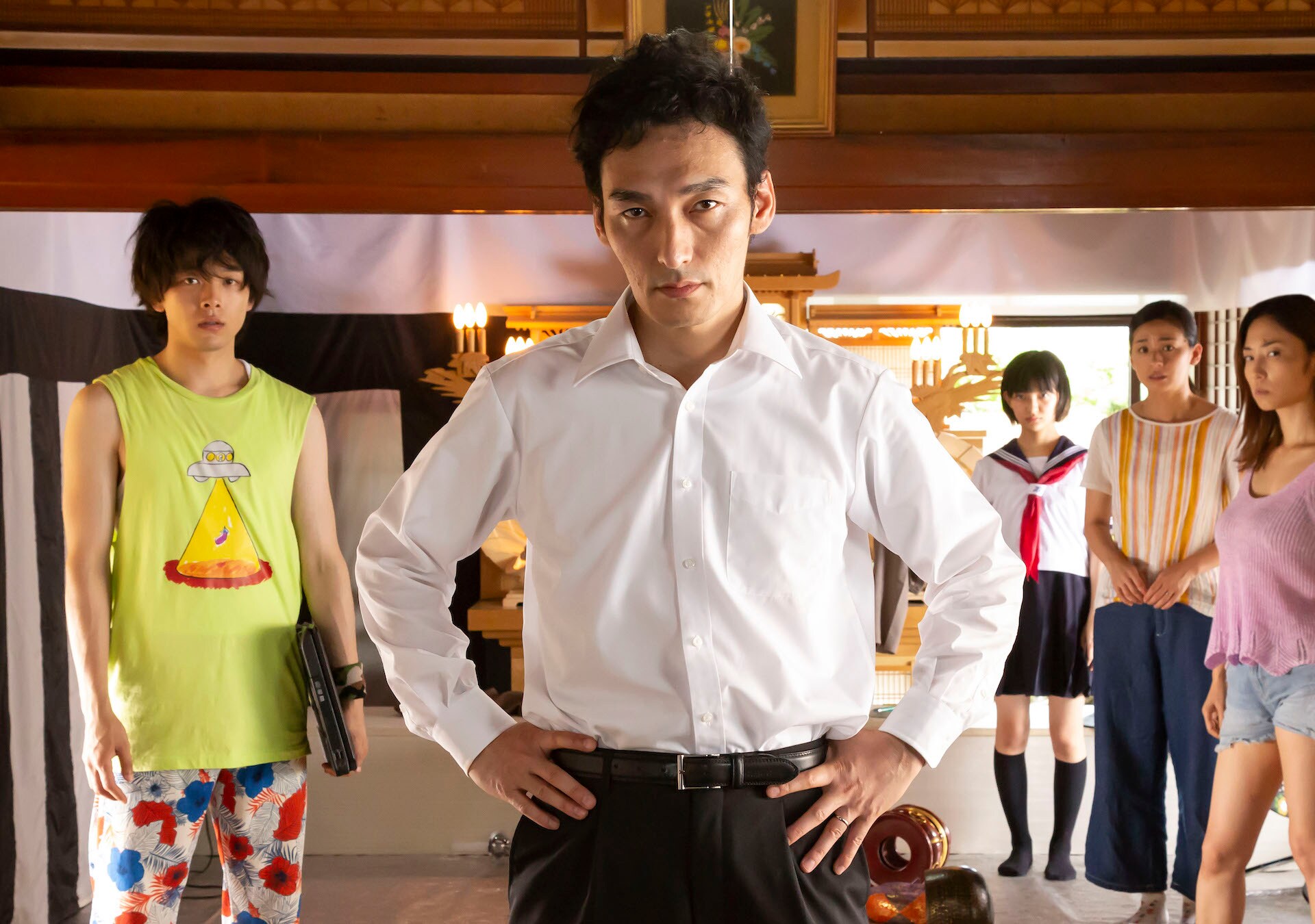 草なぎ剛と中村倫也が兄弟演じた「台風家族」新カット15枚公開 - 映画