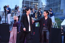 左から前田公輝、川村壱馬。