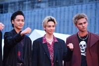 左から川村壱馬、吉野北人、龍。