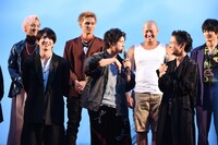 前列左から前田公輝、山田裕貴、川村壱馬。