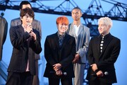 前列左から白洲迅、中務裕太、小森隼。