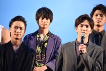 前列左から川村壱馬、志尊淳。