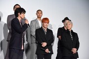 前列左から白洲迅、中務裕太、小森隼。
