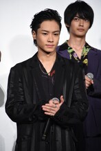 川村壱馬（手前）