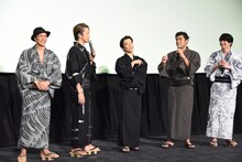 左から市原隼人、TAKAHIRO、岡田義徳、高嶋政宏、前田公輝。