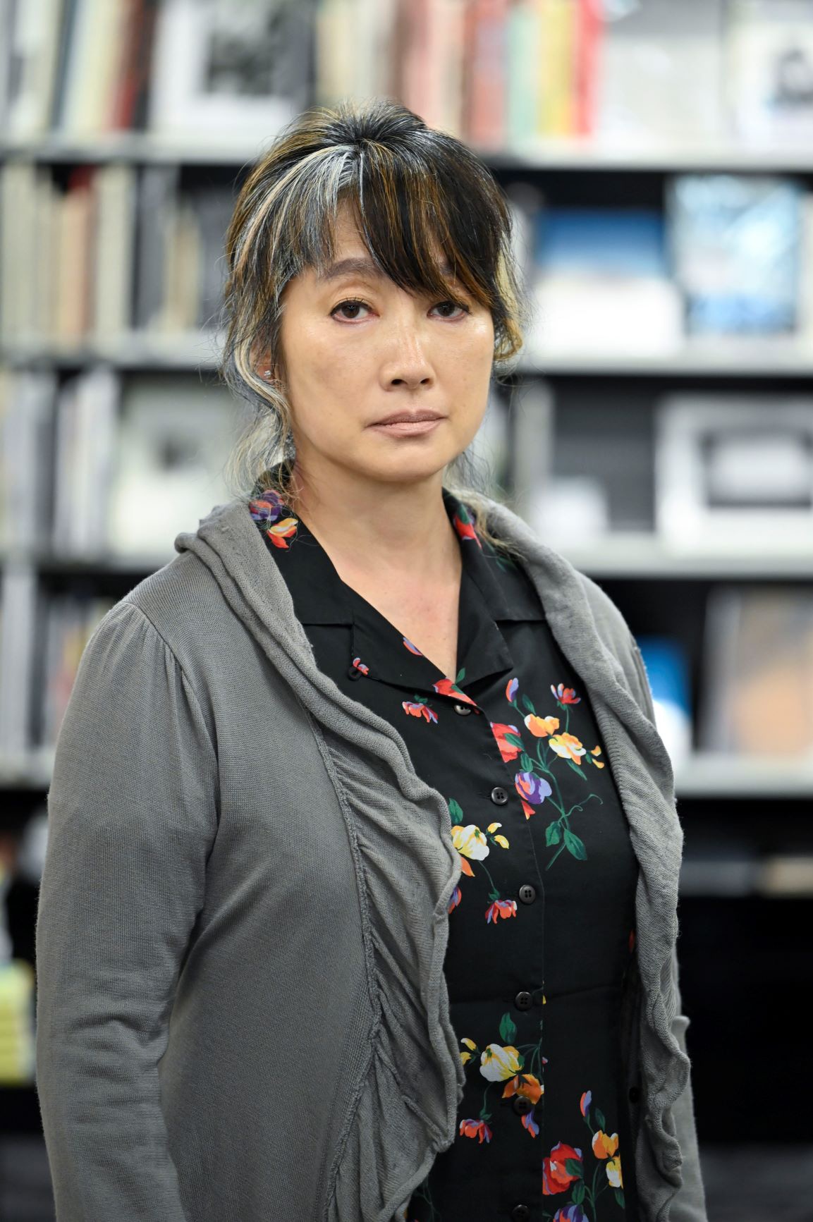 余貴美子演じる沢村加奈子。