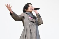 「祝え！」と奥野壮の誕生日を祝う渡邊圭祐。